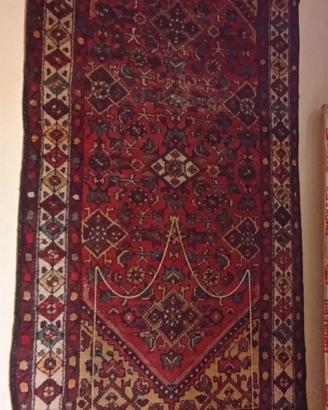 tre tappeti persiani tabriz