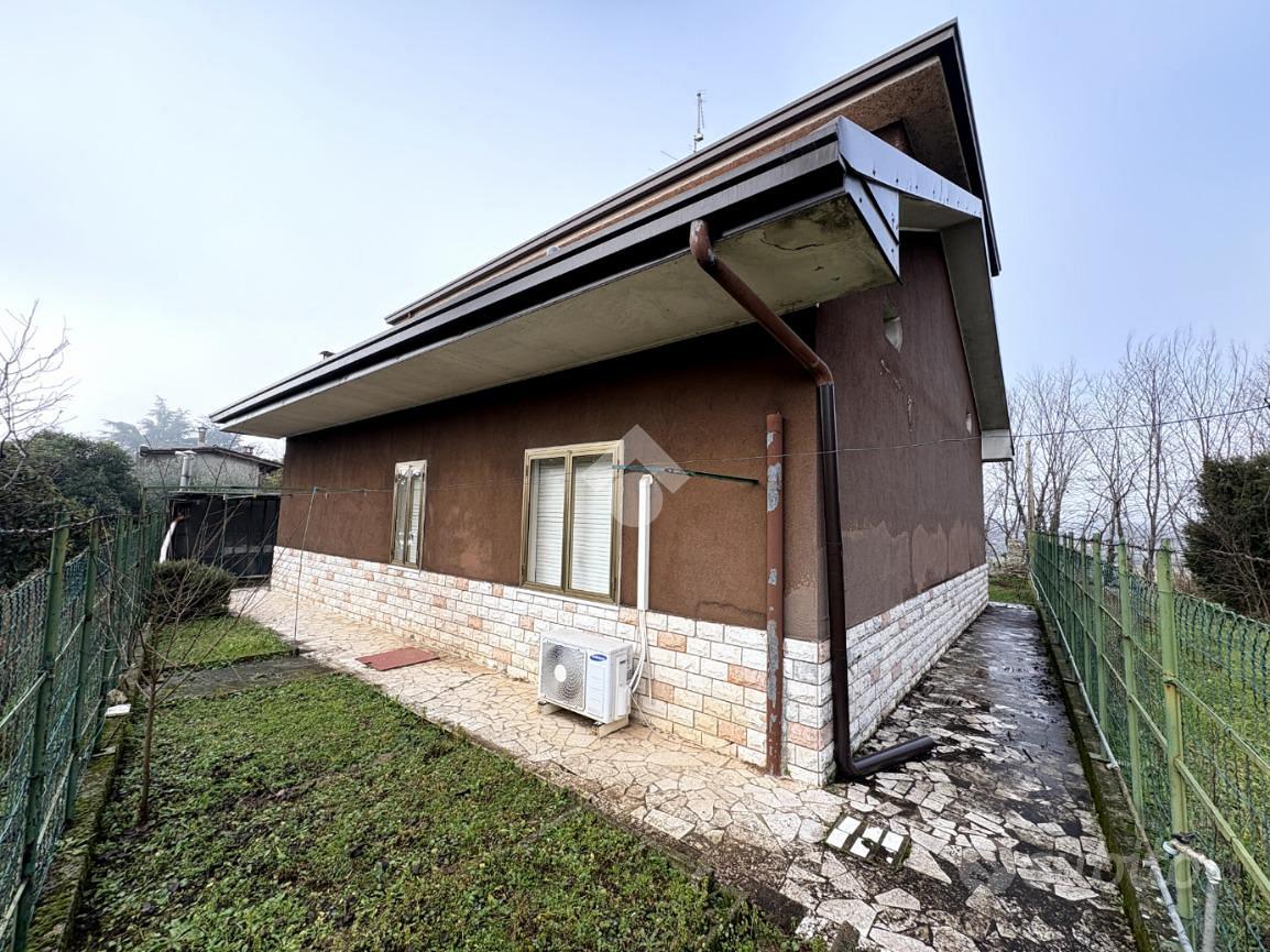 VILLA SINGOLA A BEDIZZOLE - Vista 4