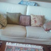 set divano più due poltrone 