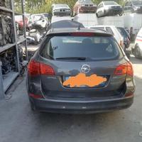 Opel Astra Anno 2012 Per Ricambi