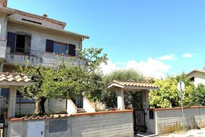 VILLA A SCHIERA A CARTOCETO