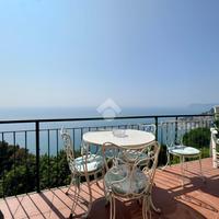 BIFAMILIARE A ALASSIO