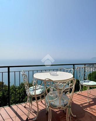BIFAMILIARE A ALASSIO