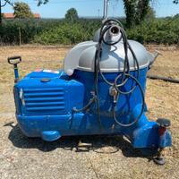 Chiarificatrice centrifuga a pulizia manuale
