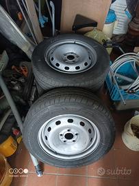 cerchi e gomme Nissan primastar 