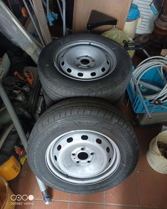cerchi e gomme Nissan primastar 