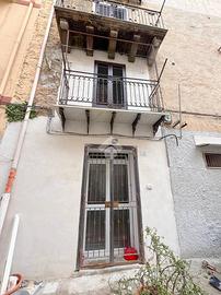 2 LOCALI A PALERMO
