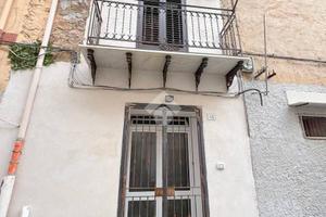 2 LOCALI A PALERMO
