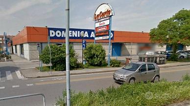 Appartamento di 100 m² con 5 locali e box auto a P