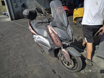Yamaha X-Max X Max Demolito - Per Ricambi