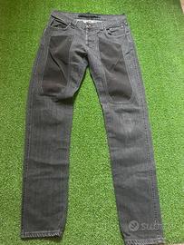 Jeans Jackerson con toppe