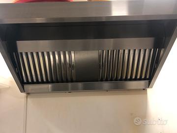 attrezzatura ristorazione cappa in acciaio