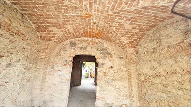 ELEGANTE APPARTAMENTO IN VILLA CON AMPIO GIARDINO