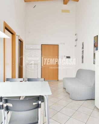 BILOCALE SEMINUOVO IN CENTRO !!