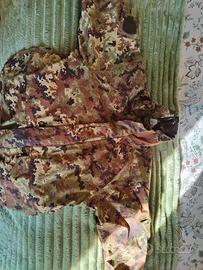 Giacca mimetica impermeabile in Gore-tex.