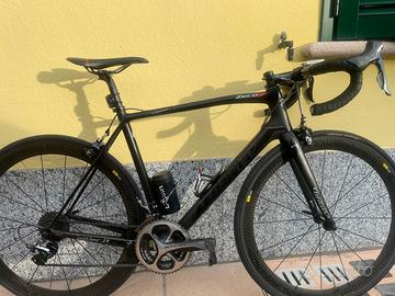 Bici da corsa full carbon