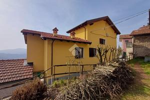CASA SEMINDIPENDENTE A SAVIGNONE