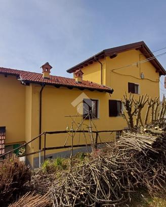 CASA SEMINDIPENDENTE A SAVIGNONE