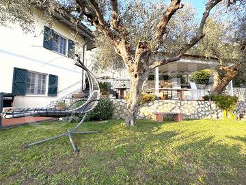 Villa bifamiliare Carrara [Cod. rif 3307302VRG]