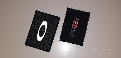 Oakley Logo Nero fosforescente e Scritta Bandiera
