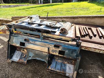 pezzi Land Rover