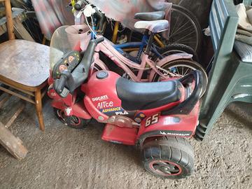 Moto elettrica Ducati per bambino/a