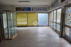 NEGOZIO A CASTELLI CALEPIO