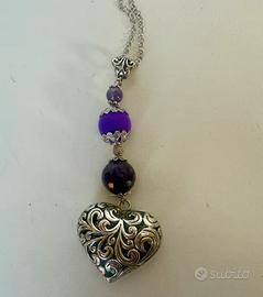 Collana con ciondolo cuore e perle viola