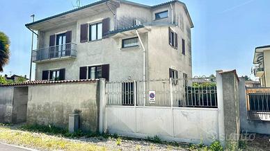 MORTARA 20KM: VILLA SINGOLA CON GIARDINO