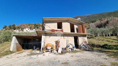 VILLA SINGOLA A SUBIACO