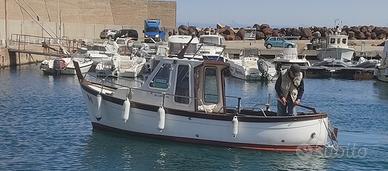 Barca a motore