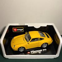 Porsche 911 Carrera 1993 Bburago 1:18 Gialla