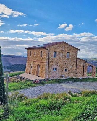 Rustico / Casale di 280 m² con 3 locali e box auto