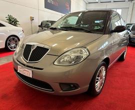 LANCIA - Ypsilon  1.2 8v Argento "NEOPATENTATI"