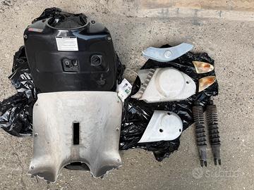 Accessori Pezzi di ricambio  Aprilia Leonardo 250