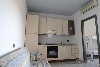 3 LOCALI A ISOLA DI CAPO RIZZUTO