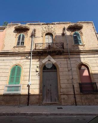 3 LOCALI A BRINDISI