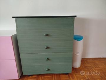 Cassettiera in legno 