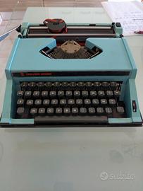 Macchina da scrivere Rover 2000
