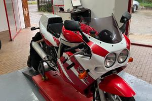 Suzuki GSX 750 R del 1989