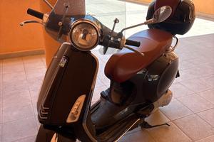 Vespa 125 primavera Piaggio, accessoriata
