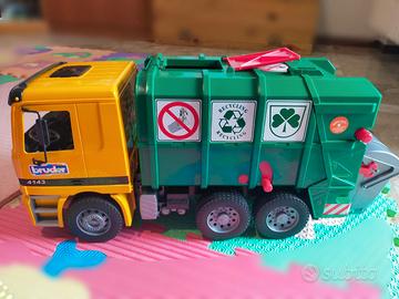 Camion immondizia