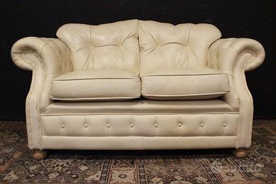 Divano 2 posti Chesterfield club in pelle avorio