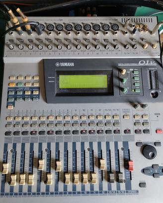 Mixer digitale Yamaha 01x