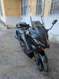 Yamaha TMAX 560 Tech MAX 2024 – Garanzia Ufficiale