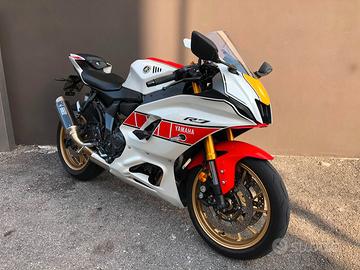 Yamaha YZF - R 7
