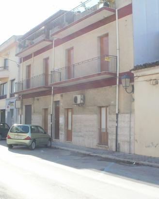 Casa indipendente 9 vani in via Bixio