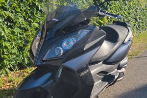 Kymco Downtown 200i - Perfetto per Milano