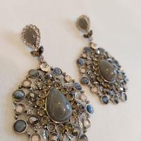 Orecchini chandelier pendenti molto luminosi