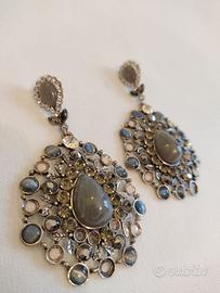 Orecchini chandelier pendenti molto luminosi